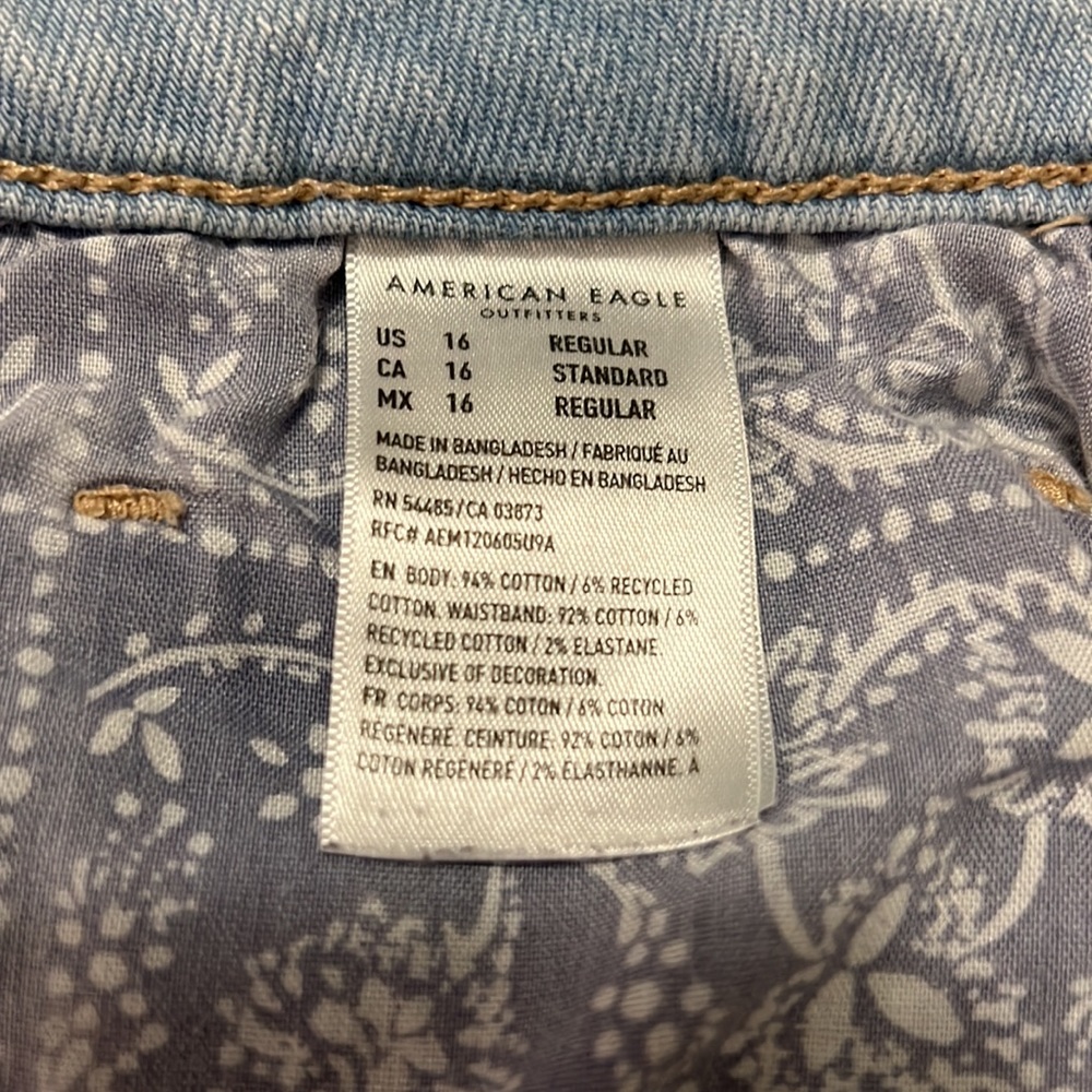 American Eagle Distressed Mom Jean - Picture 8 of 10